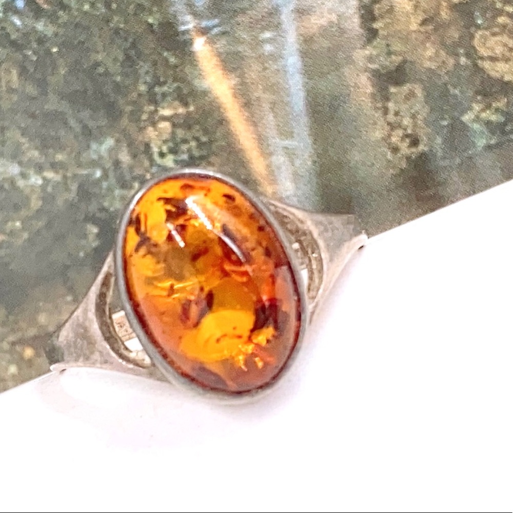 Vintage Oval Amber Ring Sterling Silver Size 8. Vtg amber stone ring.